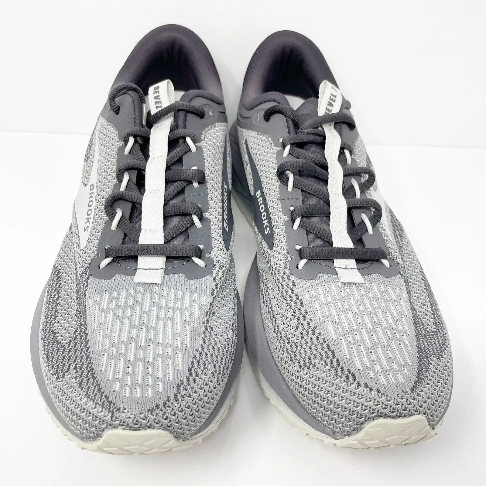 Brooks Mens Revel 7 1104351D014 Gray Running Shoes Sneakers Size 9.5 D