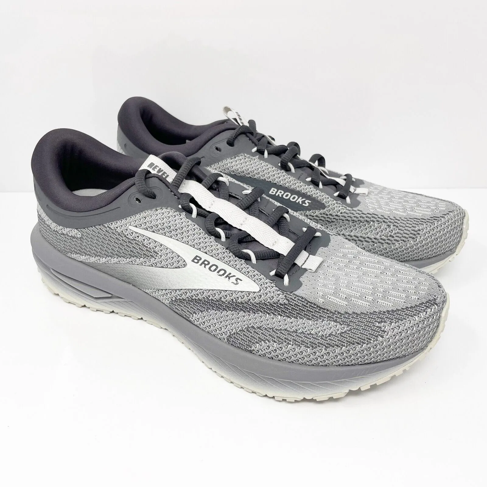 Brooks Mens Revel 7 1104351D014 Gray Running Shoes Sneakers Size 9.5 D